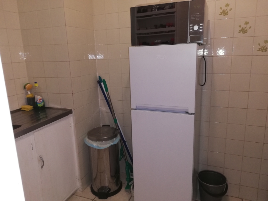 1 Bedroom Property for Sale in Summerstrand Eastern Cape